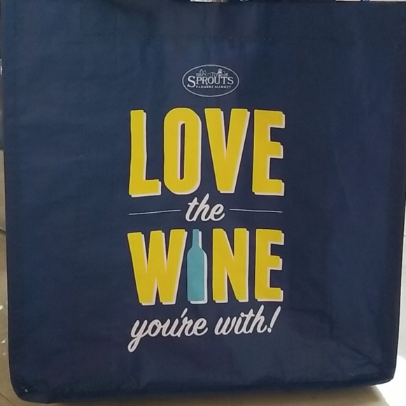 SALE! Wine Tote NWOT - Picture 1 of 3